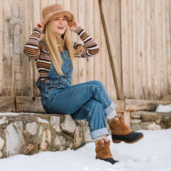 Bearpaw Tessie Suede Boot with Water & Stain Repellent - New In Box - Picture 2 of 4